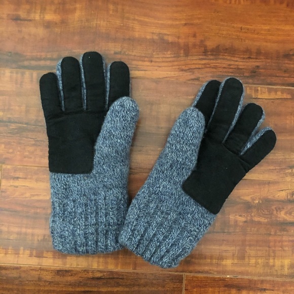 Gloves - Picture 2 of 2